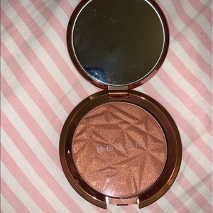 BECCA Shimmering Skin Perfector Pressed✨